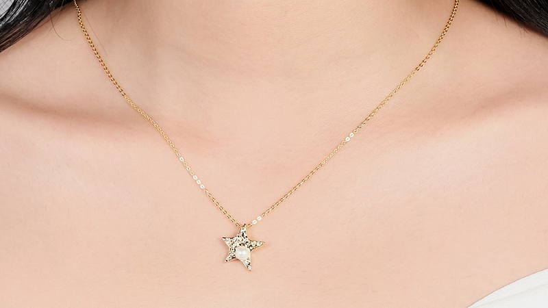 Mặt d&acirc;y chuyền l&agrave;m bằng hợp kim h&igrave;nh ng&ocirc;i sao